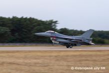 Významný deň pre naše ozbrojené sily: prílet F-16 na Slovensko