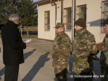 Udelenie pamätných medailí a odznakov Vojnového veterána.