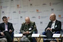 Generálmajor Pavel Macko na Slovenskom bezpečnostnom fóre