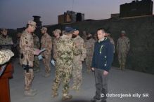 Generál major Huhn ocenil vojakov v operácii RS- Afganistan