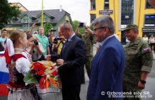 Deti zo Svidníka oslávili svoj sviatok s vojakmi