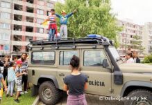 Vojenskí policajti deťom